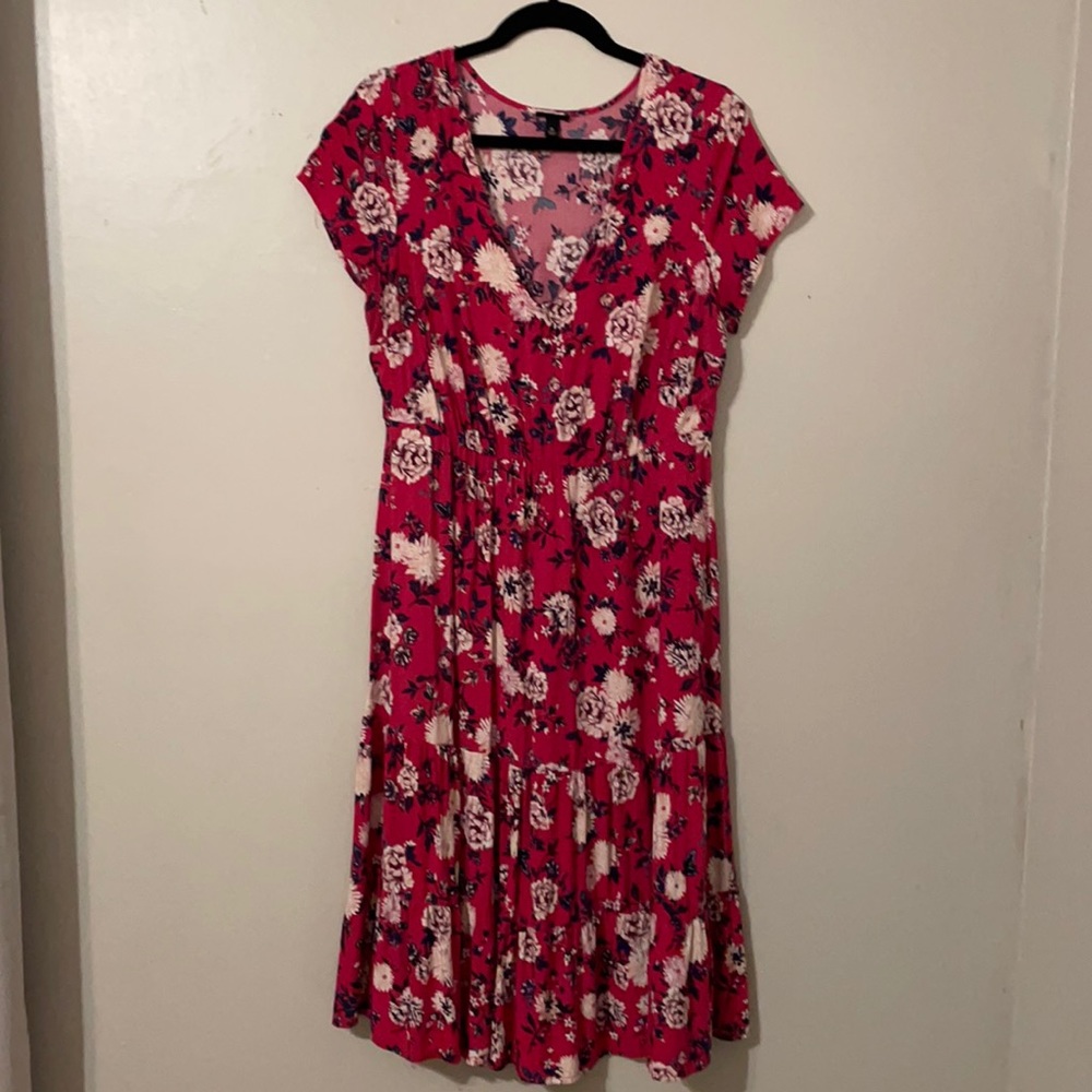Torrid size 0 floral pink dress Capped sleeved